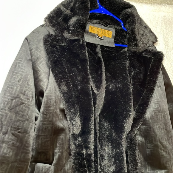 Prestige Original long black Faux Fur coat with designer pattern. Like New CLEAN - Picture 14 of 14